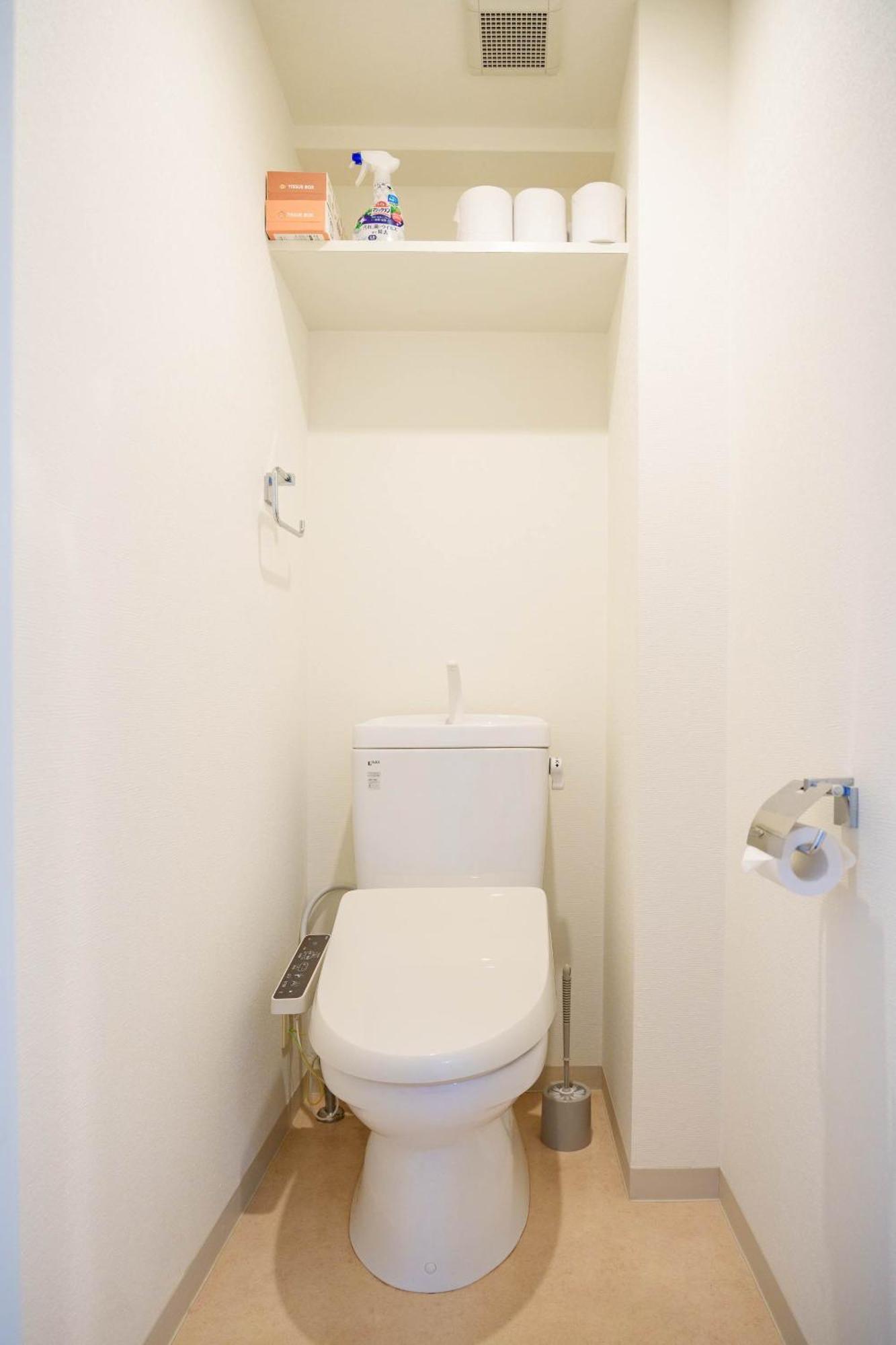 黒門市場徒歩5分 通天閣難波エリア徒歩圏内 トイレと浴室付き まるまる貸切 エレベーター 高層804
